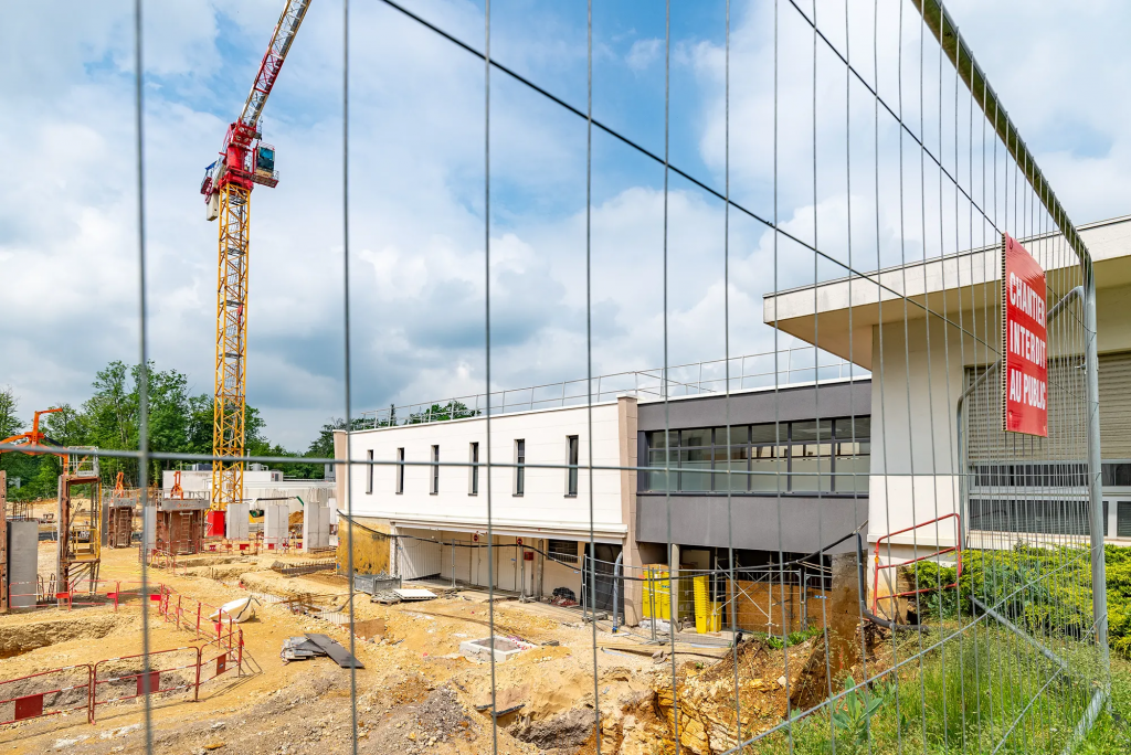 Dialyse-Passerelle-Exterieur-Sud-1-_F214383-HDR